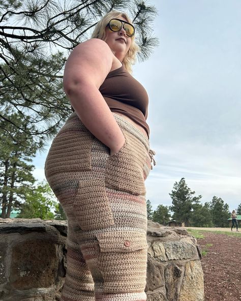 ✨🍂!! pattern tester appreciation post !!🍂✨ I am SO flipping in love with how @allied_stitches variation of my cargo pants pattern came out!!🥹 the variegated yarn along with solid coloured pockets is truly such a stunning combo!🤎 the fit on her pants are perfection aswell- they absolutely showcase how customizable this pattern is, inevitably making me want to make yet another pair myself🥲 whether your going for a fitted or loose fit on your pants, this pattern will easily help guide you along... Cargo Pants Pattern, Crochet Pants Pattern, Unisex Crochet, Crochet Pants, Variegated Yarn, Appreciation Post, Pants Pattern, How To Crochet, Crochet Fashion