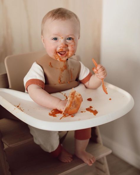 Baby Eating Food, Snacks For Babies, Healthy Organic Snacks, Toddler Healthy Snacks, Messy Baby, I Want A Baby, Healthy Baby Food, Organic Snacks, Baby Bowls