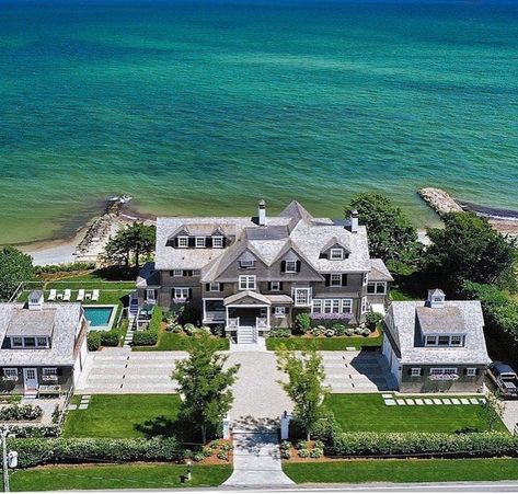 Beach House Mansion, Luxury Home Ideas, Traditional Mansion, Beach Mansion, Summer Beach House, Mansion Exterior, Beach House Exterior, Colonial Exterior, Dream Life House