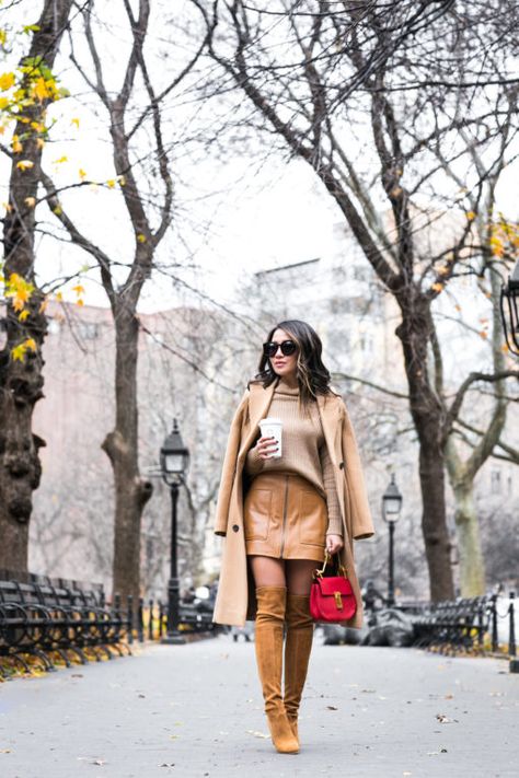 Camel Coat Outfit Classy, Camel Coat Outfit Casual, Camel Coat Outfit, Camel Wool Coat, Wendy's Lookbook, Sweater Bags, Nice Style, Camel Coat, Karen Walker