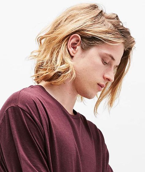 Grunge Fashion: This Year's Biggest DGAF Menswear Trend Shoulder Length Hair Men, Grunge Haircut, Shoulder Length Blonde, Men Blonde Hair, Blonde Hair Boy, 얼굴 그리기, Chin Length Hair, Shoulder Hair, Boys Long Hairstyles