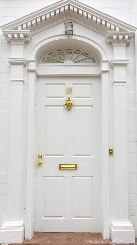 Front Doors of Charleston + How to Style a Front Door - Get Green Be Well White Front Door Ideas, Newhome Ideas, Charleston Doors, White Exterior Door, Carpentry Details, Front Door Apartment, Front Door Transformation, Front Door Decor Ideas, Entryway Inspo