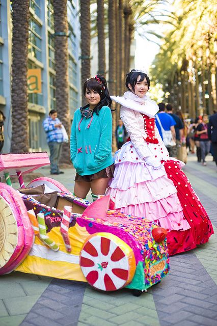 Wondercon 2013 – Vanellope von Schweetz | Flickr - Photo Sharing! Vanellope Costume, Wreck It Ralph Halloween, Princess Vanellope, Cardboard Cars, Group Of Characters, Church Trunk, Vanellope Von Schweetz, Evil Disney, Disney Secrets