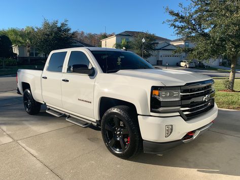 2018 Silverado Redline Silverado 2017, Chevy Silverado 2017, 2018 Silverado, Japanese Houses, Chevy Ls, Nice Trucks, School Nursing, Concept Vehicles, Truck Stuff