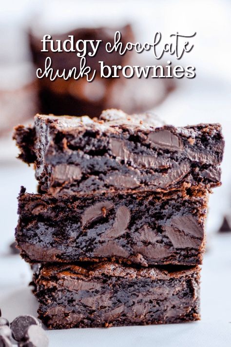 Super thick and fudgy chocolate chunk brownies. Chocolate Chunk Brownies, Make Chocolate Chip Cookies, Chocolate Chip Brownies, Best Brownies, Chocolate Chunk, Fudge Brownies, Chocolate Chip Cookie Dough, Sweet Chocolate, Homemade Chocolate