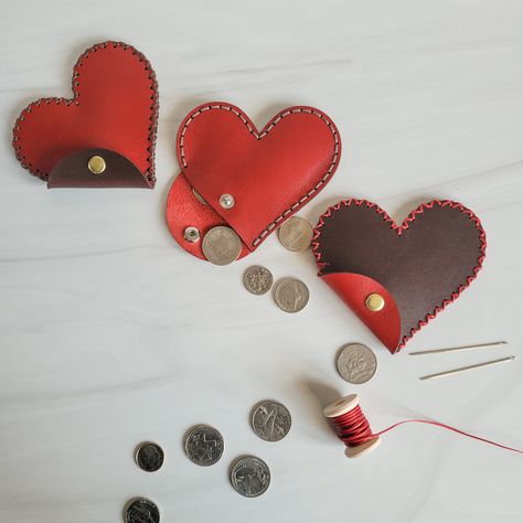 Heart Coin Purse Kit – Orcas Island Leather Goods Faux Leather Coin Purse Diy, Small Leather Goods Diy, Diy Leather Coin Purse, Leather Accessories Diy, Heart Coin Purse, Diy Coin Purse, Crea Cuir, Purse Patterns Free, Coin Purse Pattern