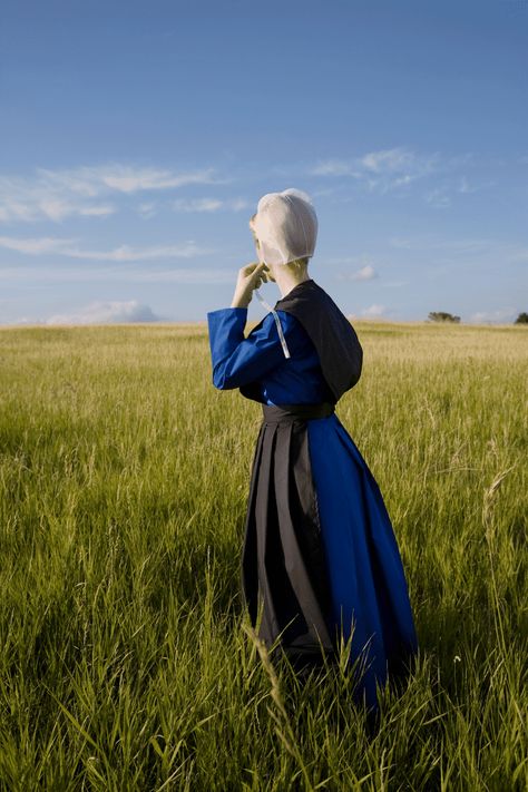 Rumspringa, Amana Colonies, Amish Books, Amish Culture, Plain People, Amish Community, Grassy Field, Christian Romance, Amish Country