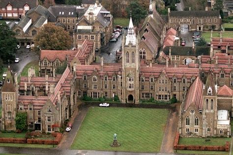 Charterhouse School, Vampire School, Vampire Academy Books, Vampire Academy Movie, Trying For A Baby, Movies 2014, Been There Done That, School Rules, Vampire Academy