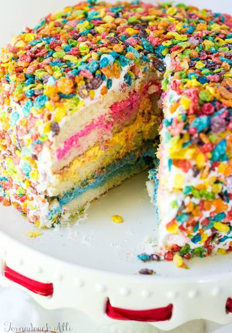 Fruity Pebbles Cake, Pebbles Cake, Cake Frosting Tips, Fruity Pebbles Cereal, Fig Cake, Colorful Cake, Easy Dessert Recipes Quick, Frosting Tips, Summer Dessert Recipes