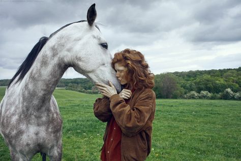 English Countryside Fashion, Marta Bevacqua, Countryside Fashion, Horse Photography Poses, Horse Fashion, Alone Photography, Horse Aesthetic, Reaction Pics, Equine Photography