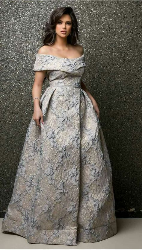 Brocard Dress, Brocade Dress Modern, Tafta Dress, High Tea Dress, Haute Couture Wedding Dress, Classy Gowns, Gowns Dresses Elegant, Soiree Dress, Womens Trendy Dresses