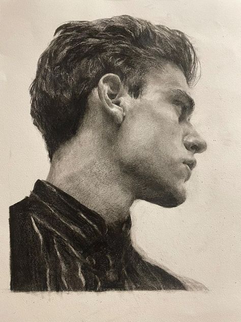 Realistic Face Sketch, Graphite Portraits, Charcoal Sketch, Art Drawings Sketches Pencil, Charcoal Art, Portrait Sketches, Art Drawings Sketches Creative, Amazing Art Painting, Anatomy Art