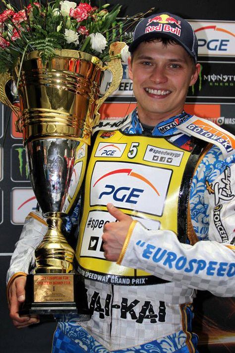 Russian sensation Emil Sayfutdinov says his late father Damir will always be in his pit corner as he bids for a third straight Grand Prix gold medal in the Mitas Czech SGP tonight. Motorcycle Racing, Gold Medal, Grand Prix, Always Be, Motorsport, Fun Sports, Motorcycles, Russia, Bike