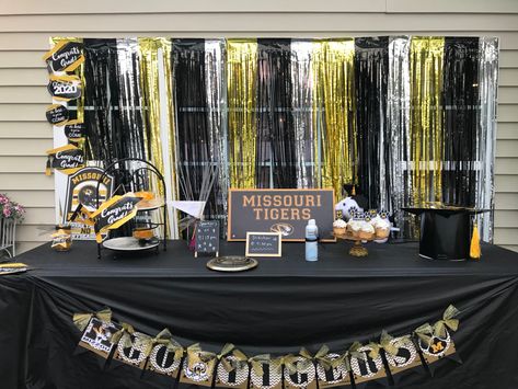 Mizzou Graduation Party, College Grad Party, Senior Szn, Graduation Party Diy, College Graduation Parties, Party Diy, Graduation Party Decor, Grad Party, Grad Parties