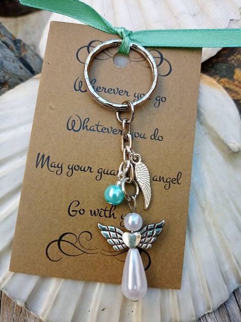 Angel Handmade, Purse Charms Diy, Beaded Angels, Angel Crafts, Angel Jewelry, Homemade Jewelry, Beaded Keychains, Car Charms, Organza Gift Bags