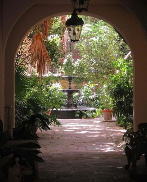 Louisiana Gothic, Courtyard Entryway, New Orleans Courtyard, New Orleans Architecture, Southern Gothic, Big Easy, New Orleans Louisiana, Crescent City, Green Rooms