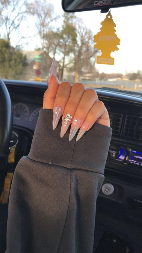 ᴾⁱⁿ: ☆α ᵈ α . ʳ ⁱ ᵒ ˢ ‼️️☹☆ Nails With Clouds, Cloud Nails, Fancy Hands, Acrylic Gel, Pretty Hands, Nail Paint, Stiletto Nails, Beautiful Nails, Nails Inspiration