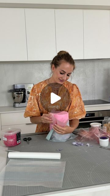 Ekaterina Salinger on Instagram: "My live demonstrating edible fabrics techniques, cake fondant skills and  answering your questions.

The course I was talking about in this video is called Haute Couture Cakes by Ekats Academy. Link in bio or google it. 

It’s on special until end of this week

#ekats #cakes #caketechniques #ediblemediums #ediblefabric #caketrends #cakedecorating #cakedesign #cakeart #cakedecorator #waferpaper" Edible Fabric, Couture Cakes, Cake Fondant, Cake Trends, My Live, Wafer Paper, Fondant Cakes, Cake Art, Fondant