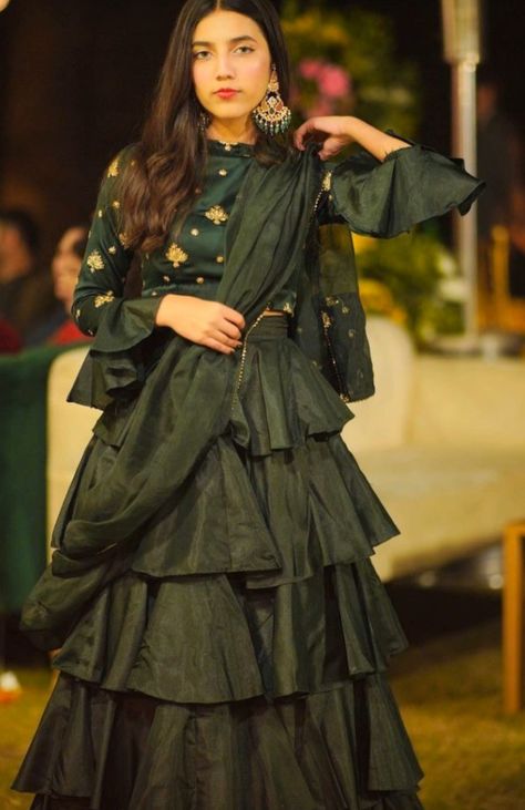 Zainab Faisal Dresses, Zainab Faisal Sistrology, Sistrology Dress Design, Sistrology Dress, Zainab Faisal, Faisal Sisters, Iqra Kanwal, Pak Actress, Shadi Dresses