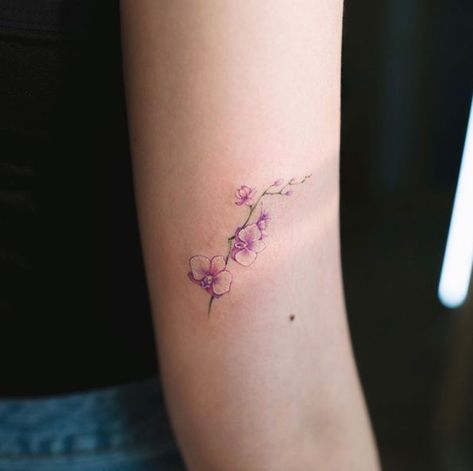 Orchid Flower Tattoos, Orchid Tattoo, Small Flower Tattoos, Flower Tattoo Arm, Inspiration Tattoos, Disney Tattoo, Tatuaje A Color, Blossom Tattoo, Dainty Tattoos