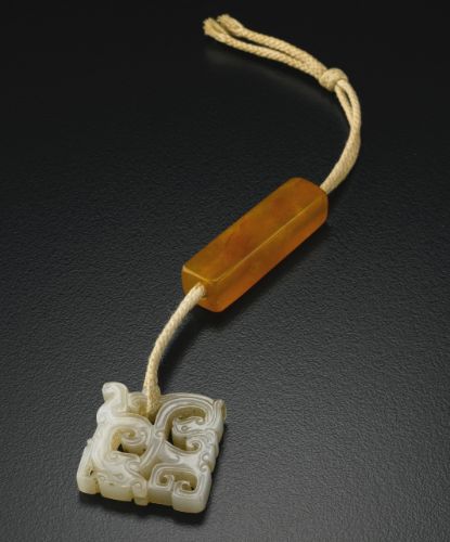 Chinese Accessories, Antique Jade, Ancient Chinese Art, Gemstone Art, Chinese Jewelry, Chinese Jade, Unusual Jewelry, Ancient Jewelry, White Jade