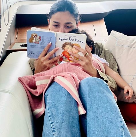 Sundays are for stories ft. @aliaabhatt and baby Raha. Do you read to your toddler too? (Alia Bhatt, Raha, Parenting) Ranbir And Alia, Ancient Wisdom Quotes, Disney Movie Art, Cute Maternity Dresses, Action Pose Reference, Bollywood Pictures, Bollywood Couples, Girl Code, Casual Day Outfits