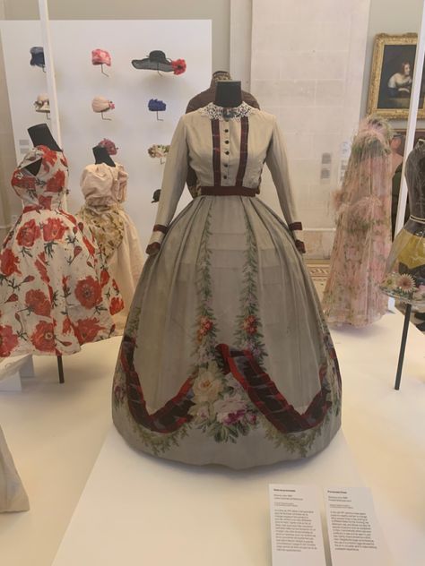 1860s Russian Fashion, 1860s Fashion Day Dresses, 1860s Day Dress, Russian Dress, 1860s Fashion, Fashion Days, Older Fashion, Russian Fashion, Fashion Plates