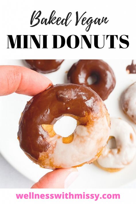 Vegan Mini Donut Maker Recipe, Vegan Donuts Recipe, Donuts Recipe Easy, Mini Donuts Recipe, Gems Chocolate, Vegan Donut Recipe, Mini Donut Recipes, Mini Donuts Maker, Smoothie Bowl Healthy