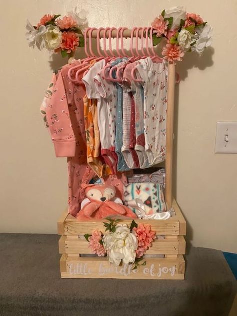 50+ Super Cute DIY Baby Shower Wardrobe Gift Ideas that Moms-to-be will Adore | HubPages Baby Shower Wardrobe Gift, Baby Shower Girl Gifts Basket, Baby Shower Hamper, Baby Shower Girl Diy, Baby Shower Gift Box, Girl Gift Baskets, Idee Babyshower, Baby Shower Gift Ideas, Baby Shower Baskets