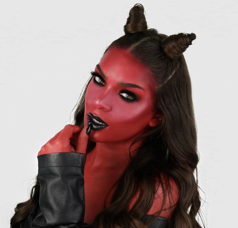 Devil Diy Costume Women, Devil Makeup Look, Devil Halloween Makeup, Makeup With Gems, Makeup Look Eyeshadow, Devil Makeup Halloween, Halloween Mujer, Makeup 2023, Halloween Makeup Look