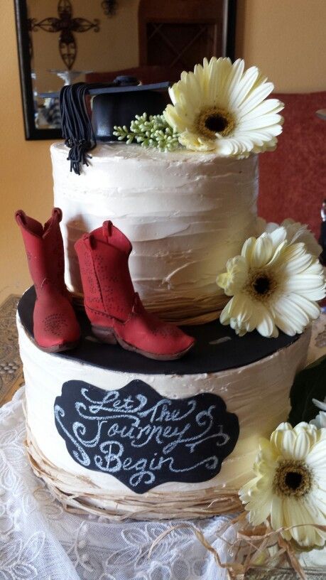 Fondant Cowboy Boots, Western Theme Cakes, Graduation Diy Decorations, Country Graduation, Red Fondant, Senior Graduation Party, Daughter Graduation, Graduation Party Foods, Graduation Open Houses