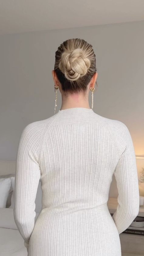 Simple Wedding Bun, Bun Hairstyle For Wedding, Alex Gaboury, Wedding Bun, Wedding Bun Hairstyles, Sophisticated Hairstyles, Easy Bun Hairstyles, Ball Hairstyles, Peinados Recogidos