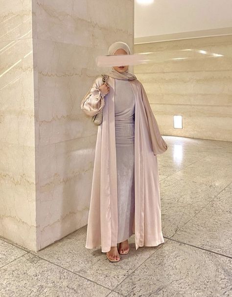 Abaya Designs 2023, Modest Outfits Muslim, Modern Abaya, Estilo Hijab, Kebaya Muslim, Street Hijab Fashion, Mode Turban, Modest Fashion Hijab, Muslim Fashion Hijab Outfits