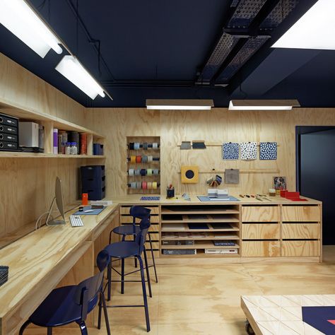 Garage Design Interior, Workshop Layout, Retail Architecture, Commercial And Office Architecture, Garage Studio, Workshop Studio, Garage Office, Workshop Design, Garage Work Bench