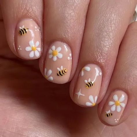 Bumble Bee Nails, Bee Nails, Cute Simple Nails, Daisy Nails, Colorful Nails, Summery Nails, Cute Gel Nails, Spring Nail Art, Nagel Inspo