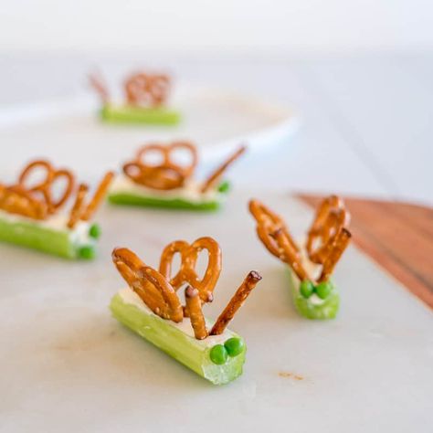 Celery Stick Butterflies a filled celery snack and fun food idea for kids, expose picky eaters to vegetables in a fun way #kidsfood #funfood #celery #pickyeaters #fussyeaters #toddlerfood Nature Theme Snacks For Kids, Healthy Snacks Kids Can Make, Celery Butterflies, Insect Themed Snacks, Bug Party Snacks, Butterfly Appetizers, March Snacks For Kids, Spooky Vegetables, Celery Snack Ideas