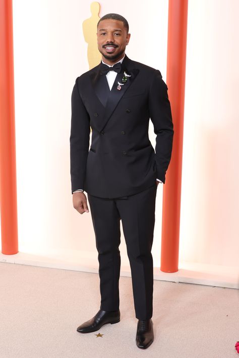 Presenting at tonight’s show, Michael B. Jordan dressed up a classic black Louis Vuitton suit with a duo of glimmering Tiffany brooches. The Oscars 2023, 2023 Oscars, Oscars 2023, Oscars Red Carpet, Fred Leighton, Runway Gowns, Brendan Fraser, Red Carpet Outfits, Michael B Jordan