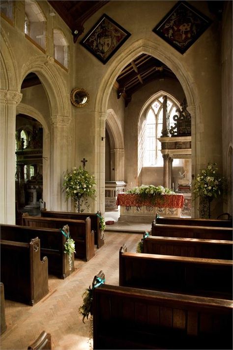 Wedding Venues Chapel, Little Church Wedding, Hengrave Hall Wedding, Little Chapel Wedding, Chapel Wedding Aesthetic, Gothic Church Wedding, Vintage Chapel Wedding, Episcopal Wedding, Vintage Church Wedding