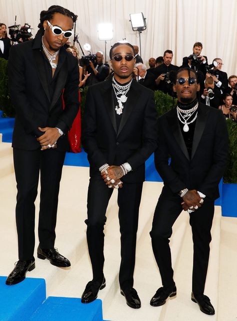 Quavo Dreads, Hiphop Outfit Men, Versace Suits For Men, Migos Fashion, Migos Quavo, Versace Suits, Successful Business Woman, Migos Rapper, Rappers Delight