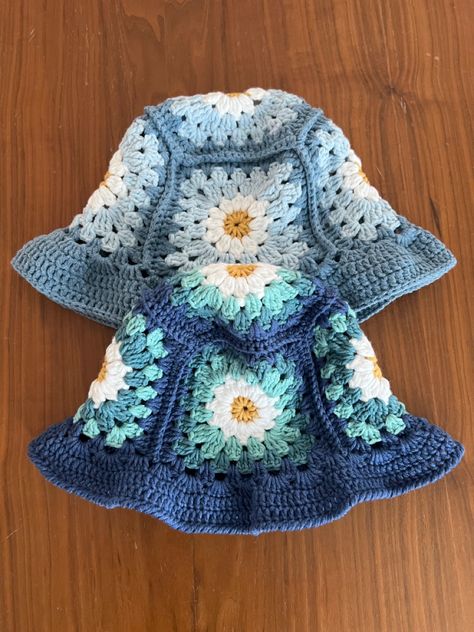 Ruffle Bucket Hat, Granny Square Hat, Daisy Granny Square, Art Crochet, Crafting Inspiration, Crochet Bucket, Diy Things, Crochet Bucket Hat, Crochet Jacket