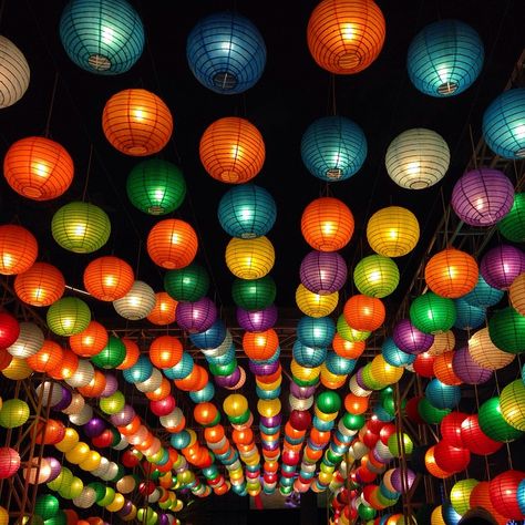 Chinese, Lantern - Free images on Pixabay Lantern Art, Chinese Paper Lanterns, Round Paper Lanterns, Lantern Christmas, Chinese Paper, Lantern Lamp, Chinese Lanterns, Black And White Canvas, Paper Lanterns