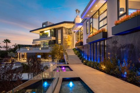 Beverly Hills Mansion, Luxury Homes Dream Houses, Rooftop Terrace, Resort Style, Luxury House, Outdoor Pool, Beverly Hills, Custom Homes, Mansion