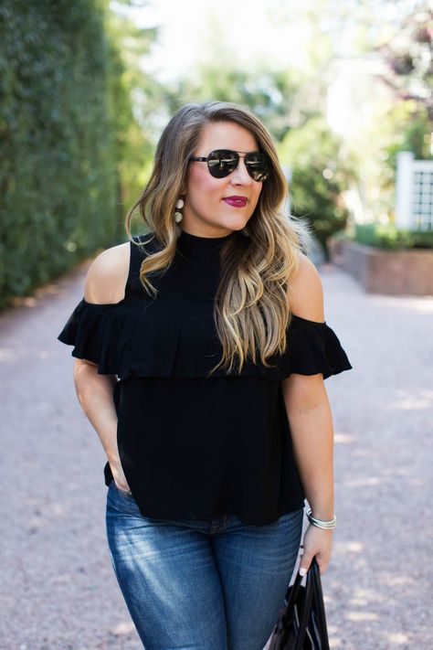 Cold Shoulder Tops and Why You CAN Wear Them - click through for my tips on how to style a cold shoulder top! Cold Shoulder Tops For Women, Casual Tops For Women With Jeans, Cold Shoulder Top Outfit, Off Shoulder Top Outfit, Off The Shoulder Top Outfit, Shoulder Tops Outfit, Basic Closet, Job Clothes, Cold Shoulder Tops