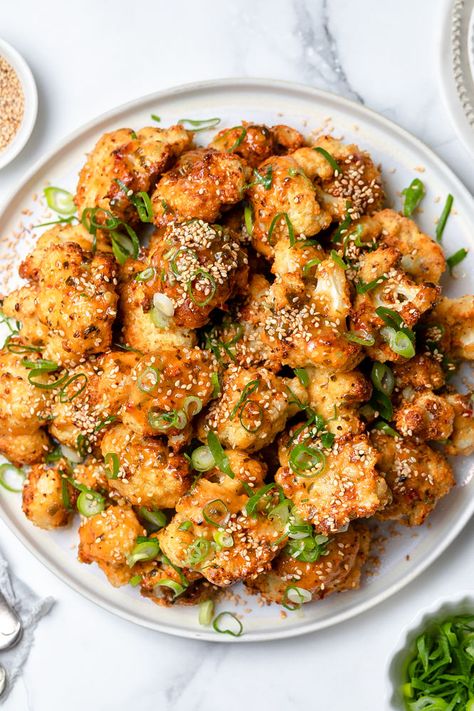 Roasted Cauliflower with Sweet Thai Seasoned Sauce Thai Side Dishes, Thai Appetizer, Vegetarian Thai, Spicy Cauliflower, Thai Sauce, Cauliflower Bites, Healthy Menu, Sweet Chili Sauce, Homemade Sauce