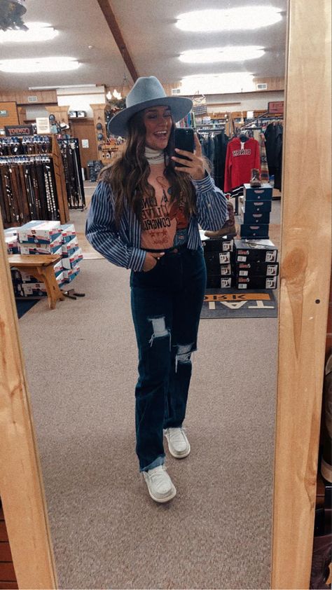 Hey Dude Outfit Ideas, Hey Dude Outfit Women, What To Wear With Hey Dudes, Outfits With Hey Dudes For Women, Hey Dude Outfits, Hey Dudes Outfit Women, Outfit With Hey Dudes, Western School Outfits, Western Outfit Inspiration