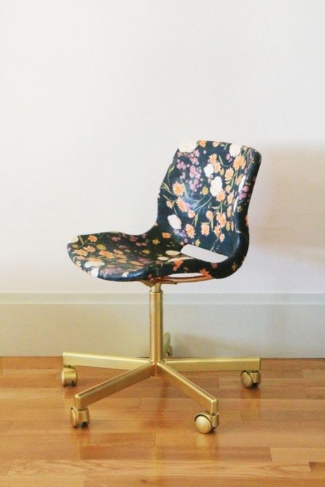 Cover a Vagsberg chair in your favorite fabric so that your legs aren’t sticking to plastic. | 42 Tricks To Transform Every Ikea Item You Own Ikea Chair, Chair Makeover, Diy Desk, Plastic Chair, Ikea Hacks, Mod Podge, Redo Furniture, A Chair, Ikea Hack