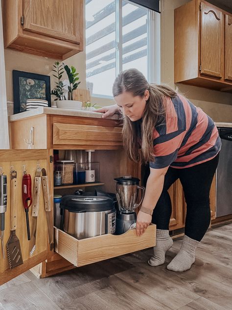 Kitchen Cabinets With Drawers, No Pantry, Organize Kitchen Cabinets, Organize Kitchen, Small Kitchen Cabinets, Organize Your Kitchen, Pull Out Shelves, Kitchen Cabinet Drawers, Drawer Inserts