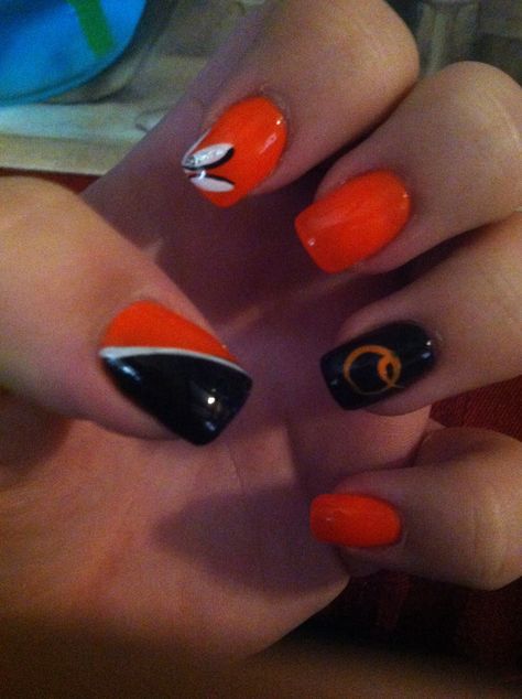 My orioles nails❤️⚾️❤️⚾️❤️⚾️❤️ love them Baltimore Orioles Nails, Orioles Nails, Baseball Nail Designs, Baseball Nails, Sports Nails, Nails Love, Twinkle Toes, Baseball Season, Us Nails