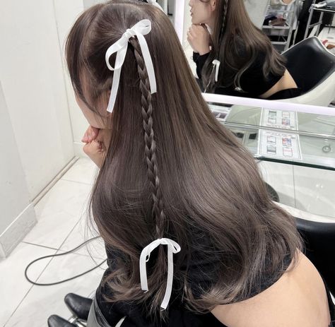 Girly Hairstyles, Bow Hairstyle, Hair Arrange, Ribbon Hairstyle, Hair Stylies, Hair Stylist Life, Ribbon Hair, 가을 패션, Aesthetic Hair