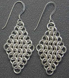 Chainmaille Jewelry Patterns, Chainmail Earrings, Jump Ring Jewelry, Jewelry Making Business, Chainmail Jewelry, Jewerly Making, Chain Maille Jewelry, Homemade Jewelry, Handmade Wire Jewelry